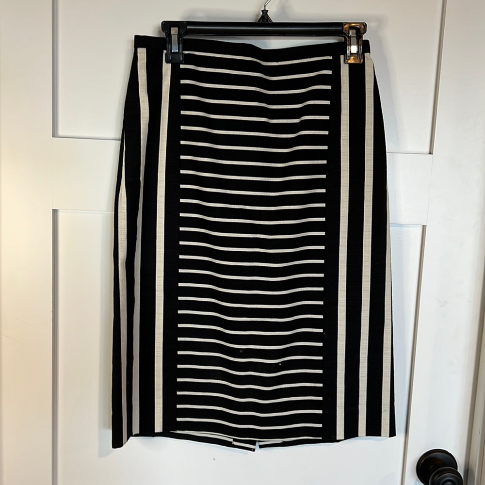 J Crew black/off white pencil skirt, size 4.